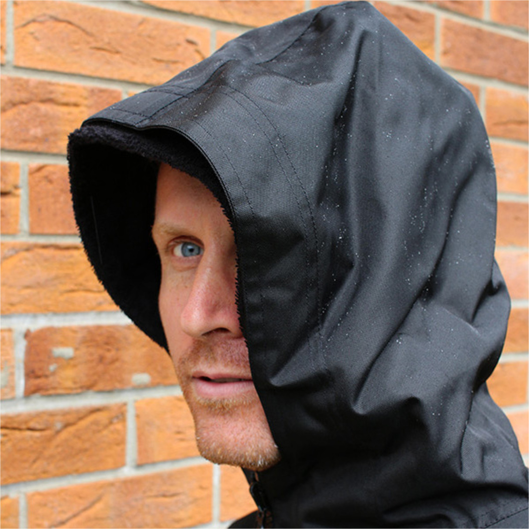 2025 Northcore Beach Basha Pro 4 Season Changing Robe / Poncho NOCO24J - Black